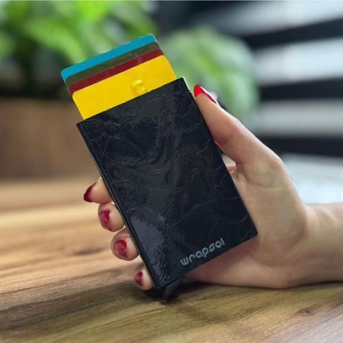 Mekanizmalı Kartlık Rfid Korumalı Alüminyum Otomatik Mekanizmalı Kartlık Taş Desenli Siyah Deri