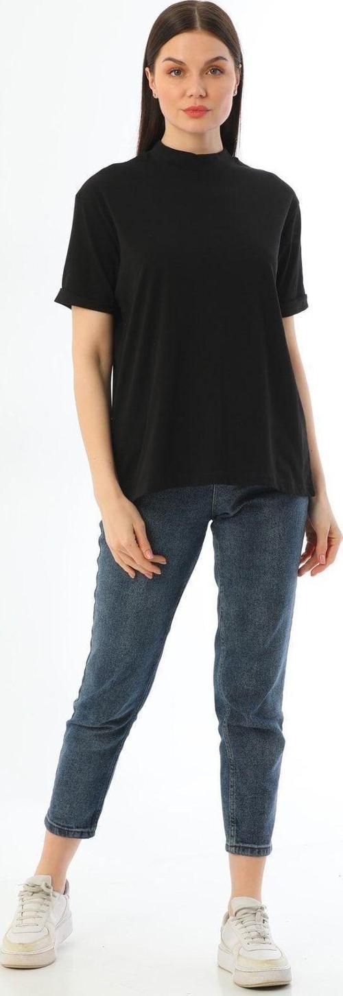 Siyah Dik Yaka Rahat Kalıp %100 Pamuk T-Shirt