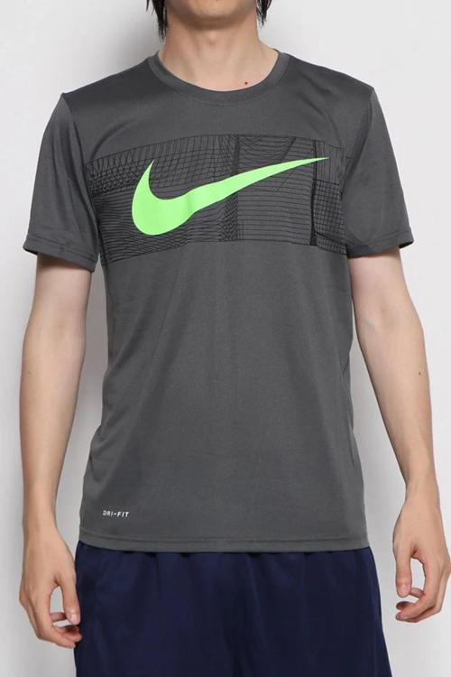 Erkek Kısa Kollu Fonksiyonel Tişört Dri Fit Legacy Swoosh Bloc Tişört Gri