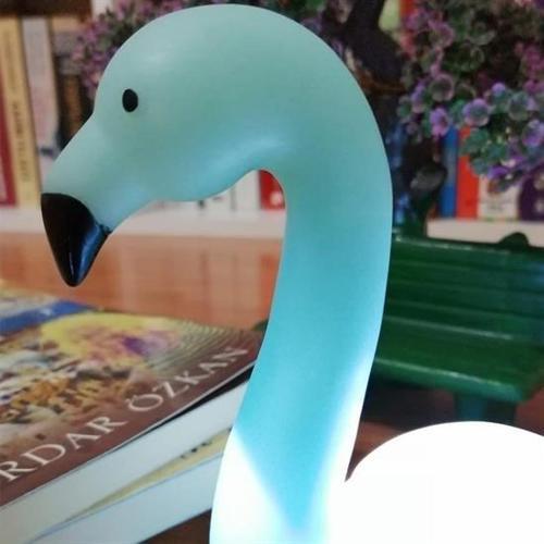 Büro Ev Ofis Yazlık Hediyesi için Pilli Renk Değiştiren Işık Kuğu Masaüstü Gece Lambası