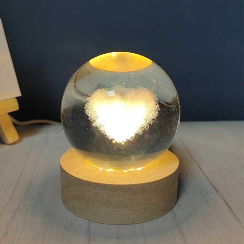 Büro Ev Ofis Hediyesi için 8CM Kalp Model Ahşap Standlı Işıklı Cam Küre