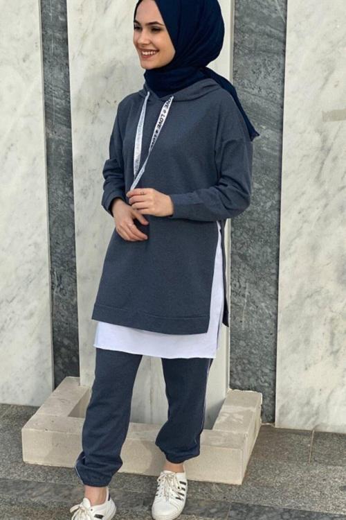 Beyaz Tişörtlu Anstrasit Tesettür Eşofman Takımı