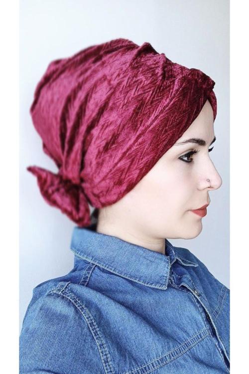 Kadın Kadife Fiyonklu Bone Vişne