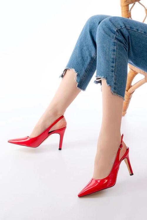 ST-1153 Kırmızı Rugan Günlük Arkası Açık 9 cm Topuklu Kadın Ayakkabı