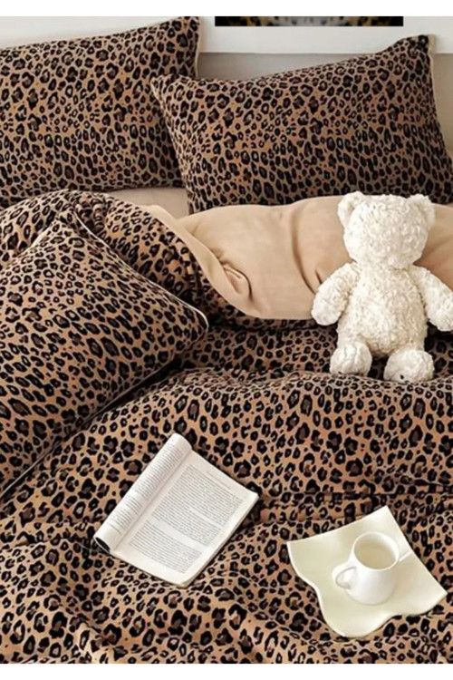Yeni Çarşaflı Leopar Desen Çift Kişilik Nevresim Takımı Tr888736636557721