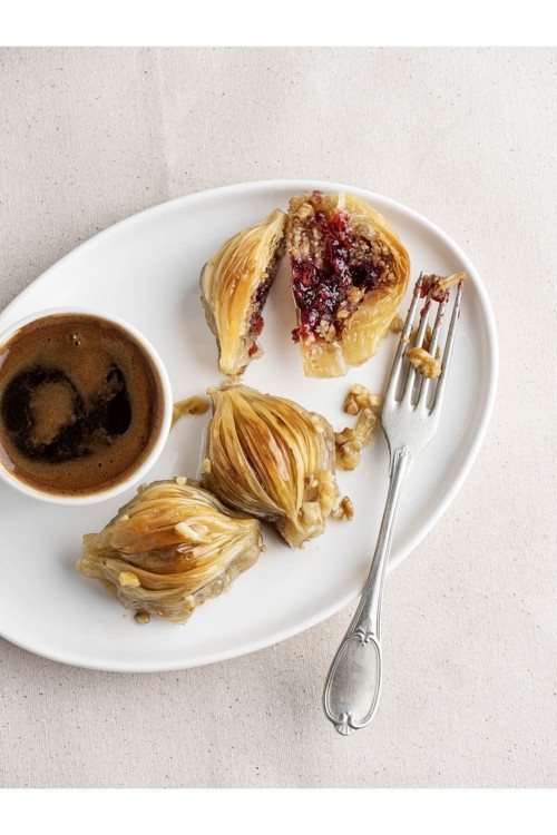 0.5 Kg Frambuazlı Cevizli Midye Baklava
