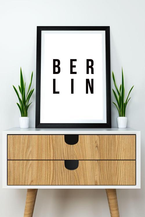 Tek Parça Çerçeve Görünümlü Yazılı Mdf Tablo "Berlin"