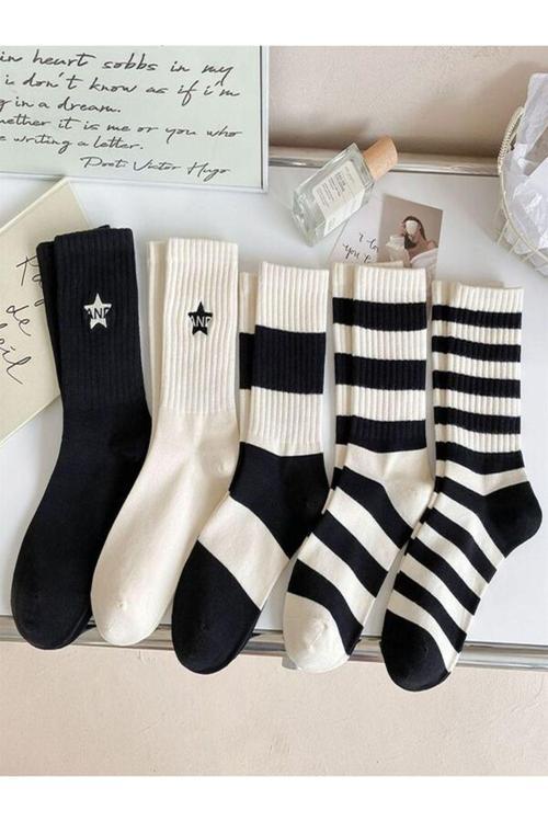 5'Li Ekonomik Paket Siyah-Beyaz Çizgili Desenli Unisex Tenis Çorap Seti