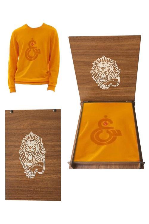 Lisanslı Sarı Unisex Sweatshirt Hediye Aslan Ahşap Kutulu
