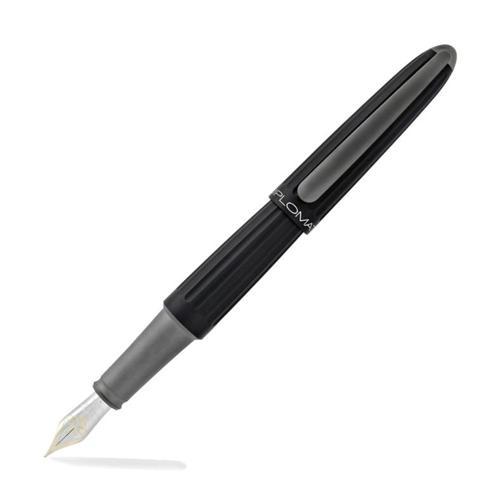 ​​​​​​​​Diplomat D40301015 Aero Siyah Dolma Kalem, Medium 14K Altın Uç