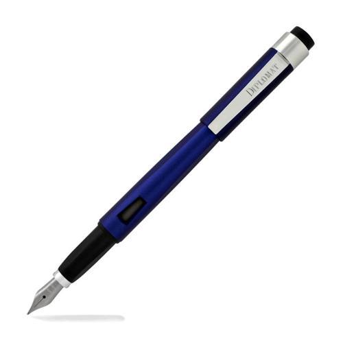 ​​Diplomat D40904028 Magnum Soft Touch Lacivert Dolma Kalem, Bold Uç