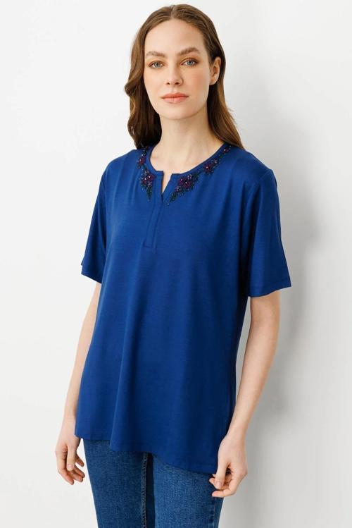 Kadın Açma Yaka Dantel Çiçek İşlemeli Penye T-Shirt 24751 Indigo