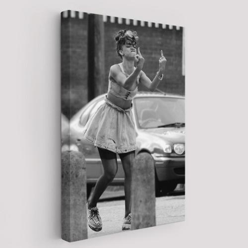 Orta Parmak İşareti Rihanna Dekoratif Kanvas Tablo, Duvar Dekoru 6337