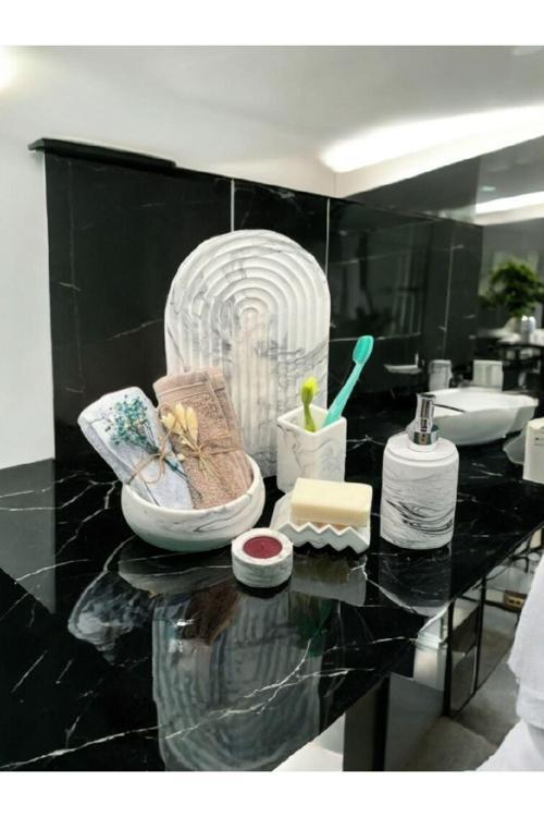 Marble Serisi Havluluk Ve Sivi Sabunluk Banyo Seti