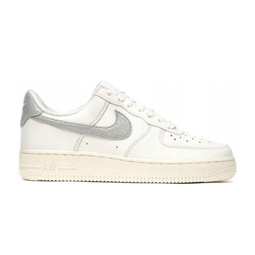 Air Force 1 07 Kadın Günlük Ayakkabı DQ7569-100