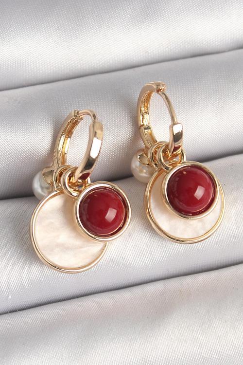Pirinç Gold Renk Sallantı Beyaz Mineli Bordo Detay Kadın Küpe