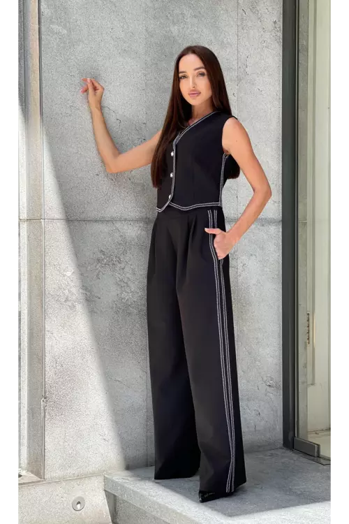 Çoban Dikişli Yelek ve Pantolon Takımı ile Tarzınıza Zarif ve Hoş Bir Dokunuş Ekleyin