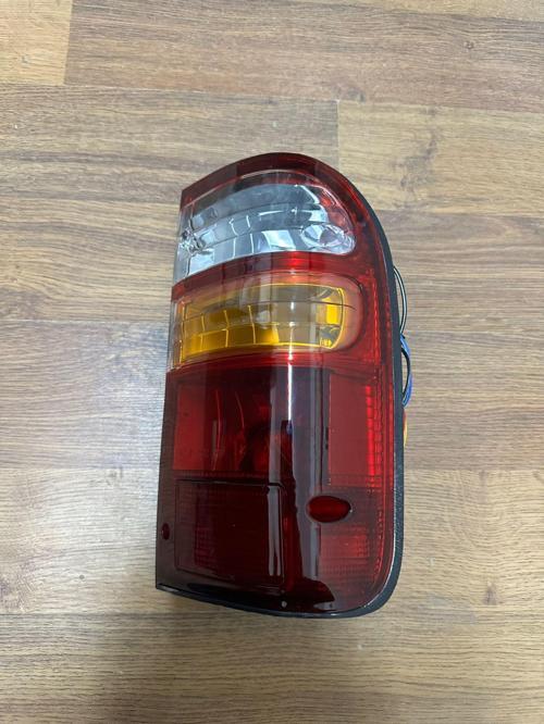 Toyota Hılux LN145 Sağ Stop Lambası 2002-2005