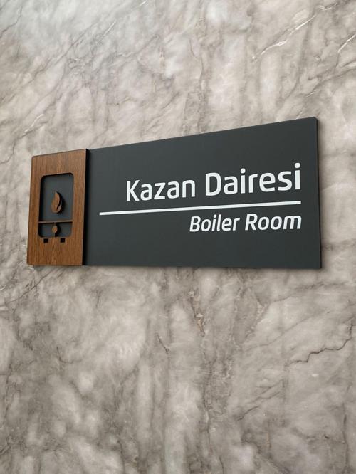 Wooden Serisi Kazan Dairesi Kapı Isimliği Yönlendirme Levhası