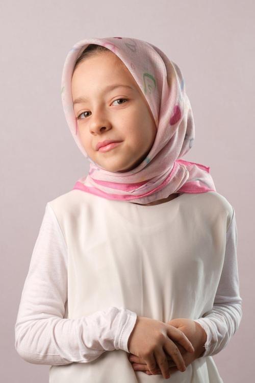 Pembe Dijital Baskılı Çocuk Tesettür Eşarp Pamuk Polyester Kalp Desenli 6002_04