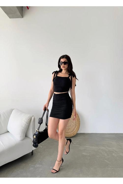 Kadın Bağcık Detaylı Büzgülü Crop Bluz Ve Mini Etek Takım Siyah L