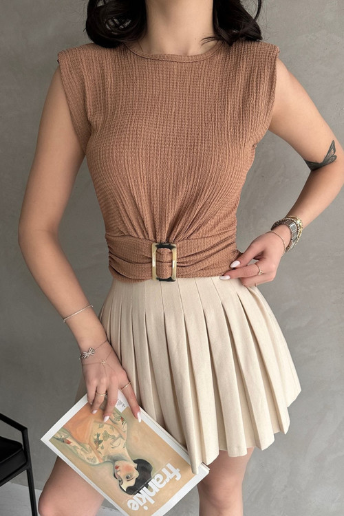 Kadın Bisiklet Yaka Vatkalı Beli Kemer Detaylı Kolsuz Crop Bluz Camel M