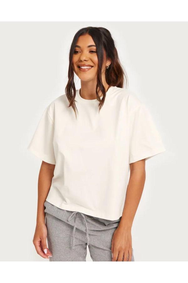 Vera Tekstil “Kadın Beyaz Oversize Basic Kısa Kollu Pamuk Tişört” - Image 1