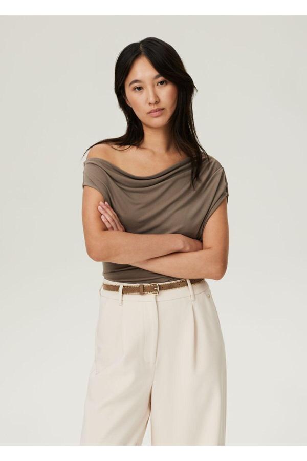 Vera Tekstil Kadın, Vizon , Düşük Omuz , Asimetetrik Yaka Bluz - Image 1