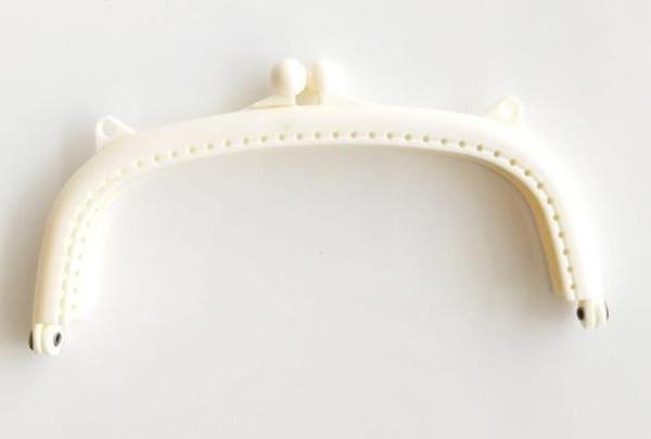 Angel Çanta Aksesuar 16 Cm Plastik Cüzdan Klipsi Krem - Image 1