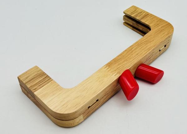 Angel Çanta Aksesuar 20 Cm  Kırmızı Renk Silindir Başlıklı Ahşap Burs - Image 1