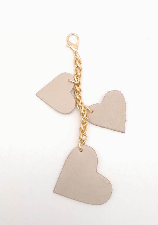 Angel Çanta Aksesuar Bej Gerçek Deri Kalpli Süs Püskül Light Gold Zincirli - Image 1