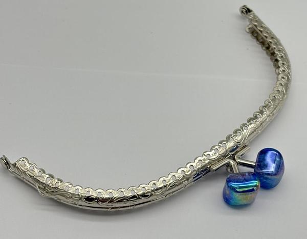 Angel Çanta Aksesuar 15.5 cm Gümüş Oval Cüzdan Çanta Klipsi Bursu Yanardöner  Mavi - Image 1