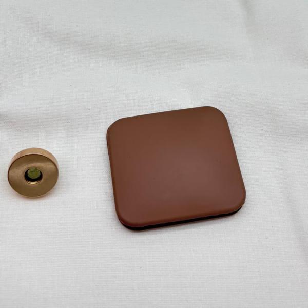Angel Çanta Aksesuar Vizon Renk  5x4.5 cm Mıknatıslı Mat  Kilit - Image 1