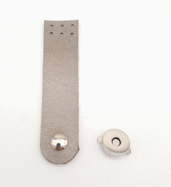 Angel Çanta Aksesuar Parlak Gri Renk Tek Kat Suni Deri Kapak 10.5x2.5 cm Gümüş Metal - Image 1