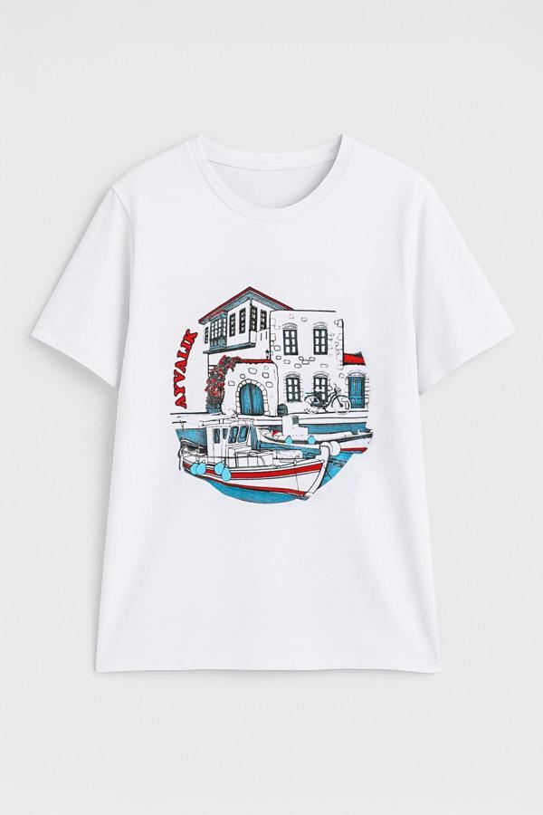 Kadın Bisiklet Yaka %100 Pamuk Ayvalık Baskılı Kısa Kollu T-Shirt - Image 1