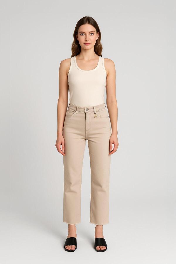 Kadın Straight Fit Normal Paça Likralı Bej Jean Pantolon - Image 1