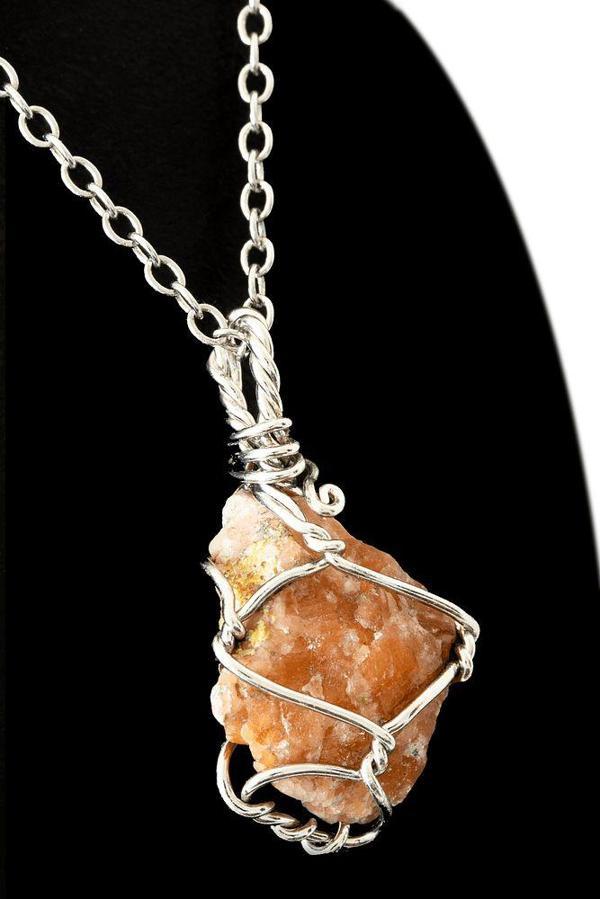 Sertifikalı Ham Işlenmemiş Tel Sargılı Güneş Taşı Kolye - Image 1