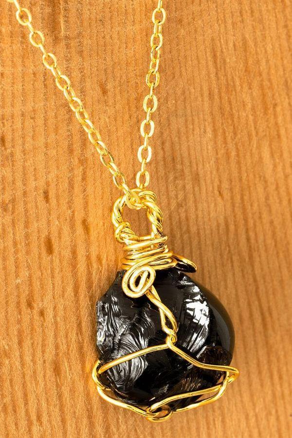 Sertifikalı Ham Tel Sargılı Obsidyen Taşı Kolye - Altın Kaplama - Image 1