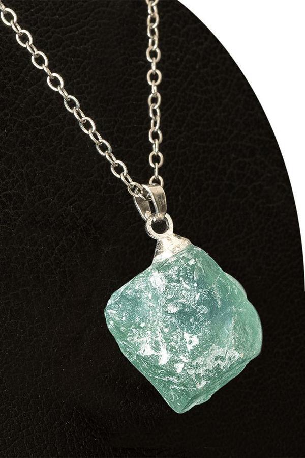 Sertifikalı Ham Işlenmemiş Yeşil Florit Taşı Kolye (MİNİ BOY) - Image 1