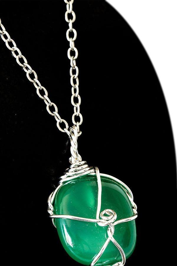 Sertifikalı Tel Sargılı Tamburlanmış Yeşil Akik Taşı Kolye - Image 1