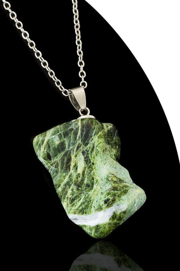 Sertifikalı Ham İşlenmemiş Yeşil Lepidolit Taşı Kolye - XL - Image 1