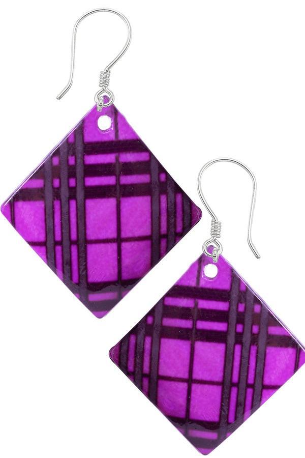 Sertifikalı Çizgi İşlemeli Mor Renkli Sedef Taşı Küpe - Image 1