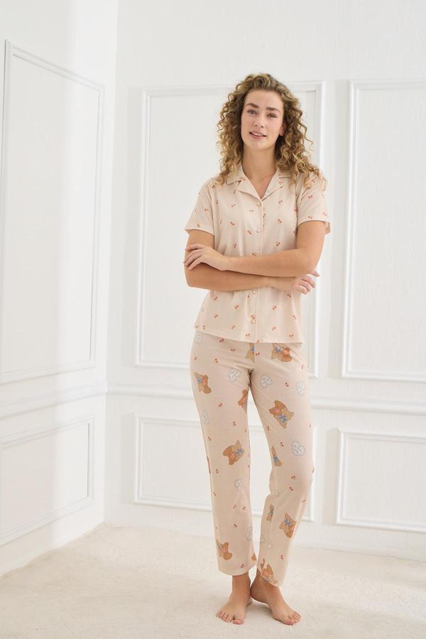 Kadın Desenli Polo Yaka Likralı Pijama Takım | Bej 70110-858 - Image 1