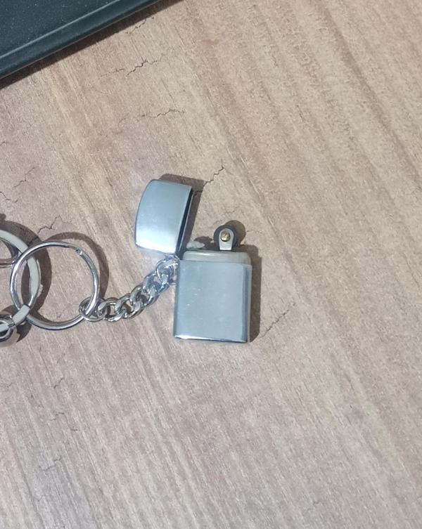 Büro Ev Ofis Hediyesi için Mini Çakmaklı Model Anahtarlık - Image 1