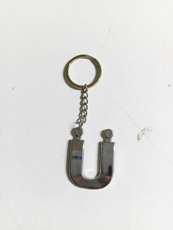 Büro Ev Ofis Hediyesi için Ü-HARF Plastik Krom Kaplama Plastik Çanta Süsü Anahtarlık - Image 1