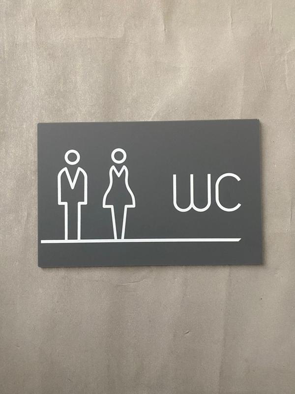 Mat Antrasit Lux WC Yönlendirme Levhası - Image 1