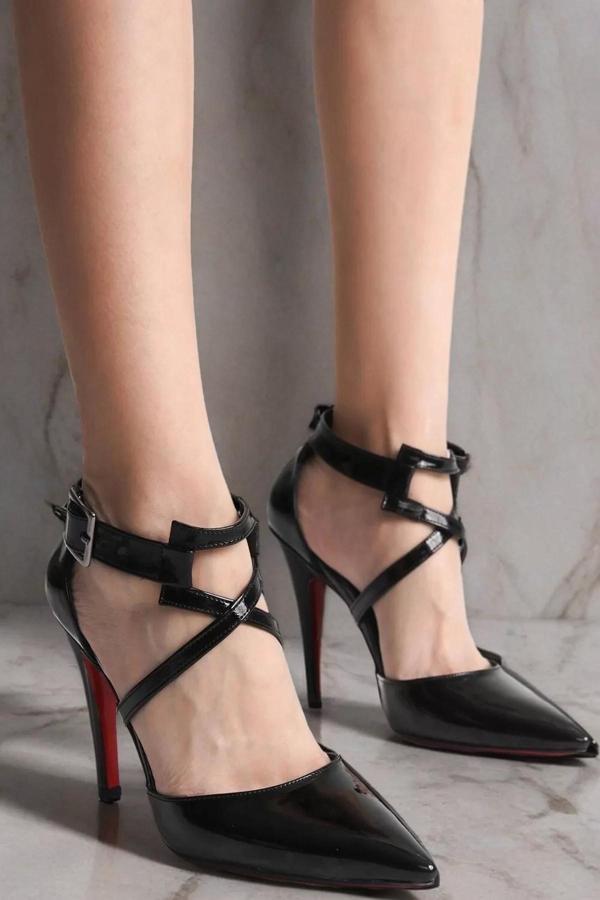 Kadın Çapraz Tokalı Topuklu Ayakkabı Sivri Burun Şık Stiletto - Image 1