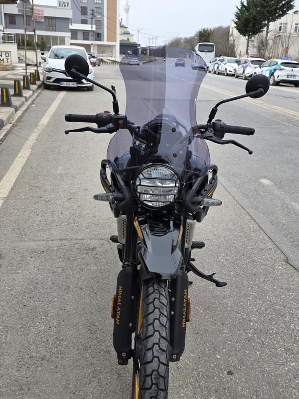 MOTOCAM Himalayan Royal Enfıeld 450 Siperlik Ön Cam 2023-2025 Model 49cm Füme Renkli 4mm - Image 1