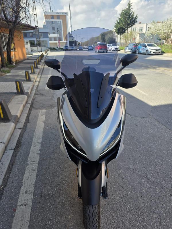 MOTOCAM Zontes ZT 250 T-E Siperlik Ön Cam 2023-2025 Model 73cm Füme Renkli 4mm - Image 1