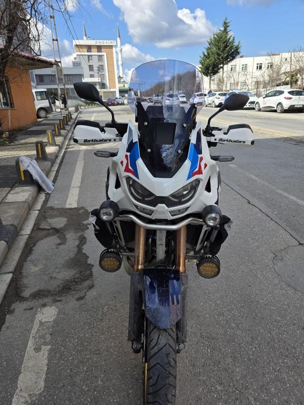 MOTOCAM Honda Africa twin CRF 1100 L4 Ön Cam 2023-2025 Model 46cm Füme Renkli 4mm ORİJİNAL BOYLU - Image 1
